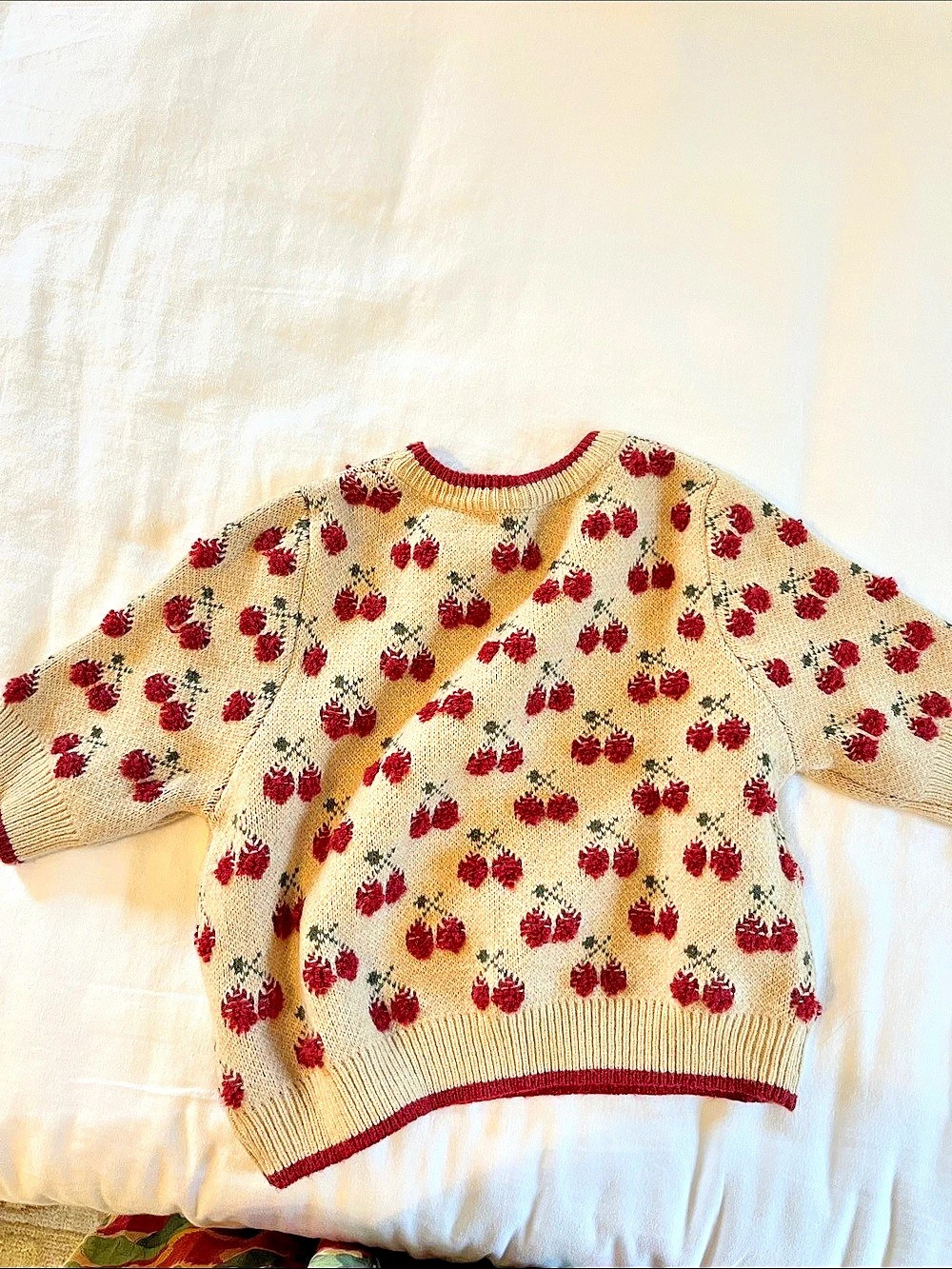 Cider woman’s cropped Sweater Beige & Red Like New